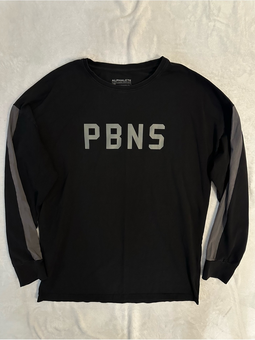 Alphalete PBNS Contrast Long Sleeve Performance Fit Shirt in Black Gray Size XL
